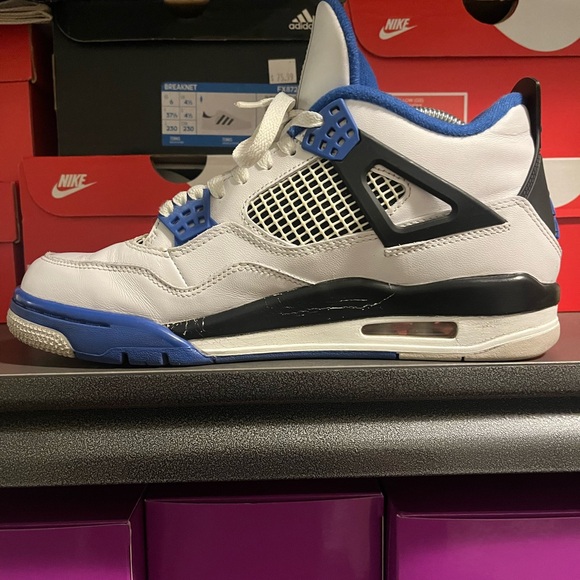 AIR JORDAN 4 MOTORSPORT - Picture 4 of 11